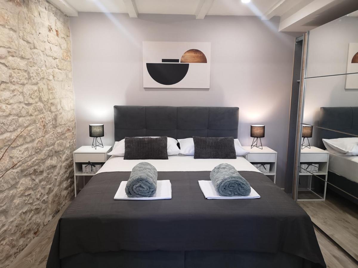 Villa Azzuro Selca  Экстерьер фото